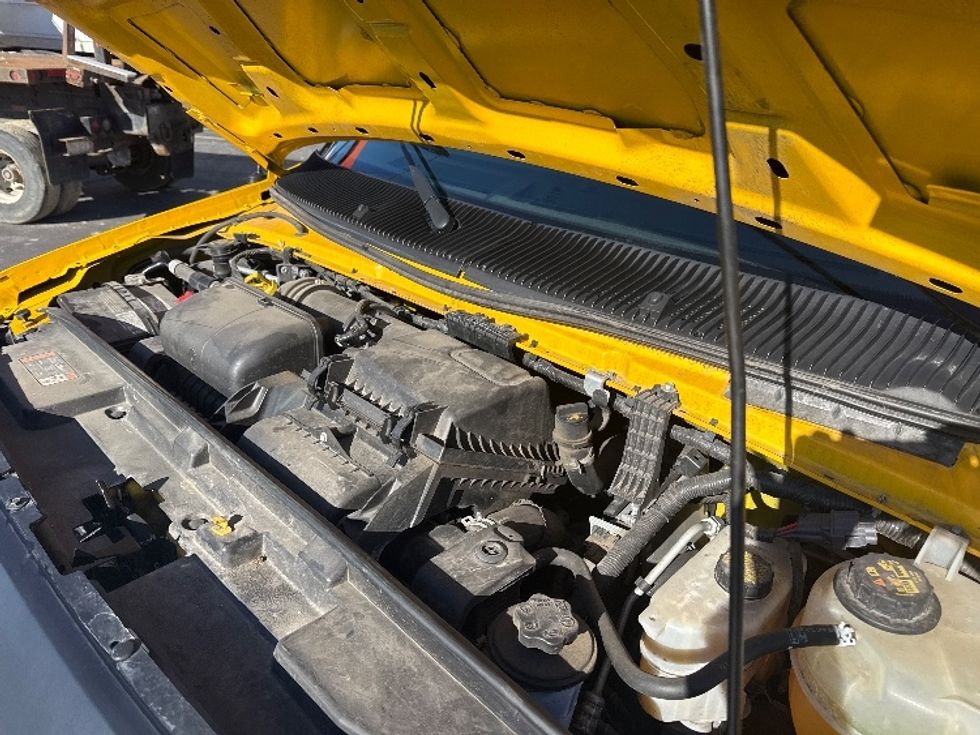 Light Duty Box Truck-Light and Medium Duty Trucks-Ford-2022-E350-Gahanna-OH-86,771\n\t\tmiles-$ 28,500 - Image 24