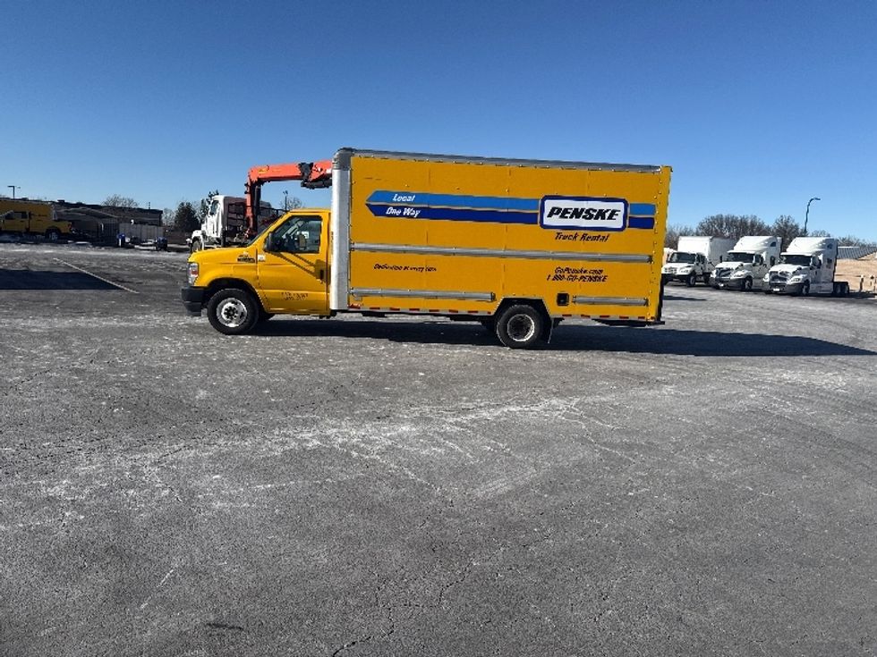 Light Duty Box Truck-Light and Medium Duty Trucks-Ford-2022-E350-Gahanna-OH-86,771\n\t\tmiles-$ 28,500 - Image 4