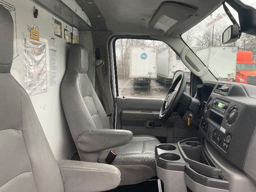 Light Duty Box Truck-Light and Medium Duty Trucks-Ford-2022-E350-Gahanna-OH-93,990\n\t\tmiles-$ 30,500 - Image 22