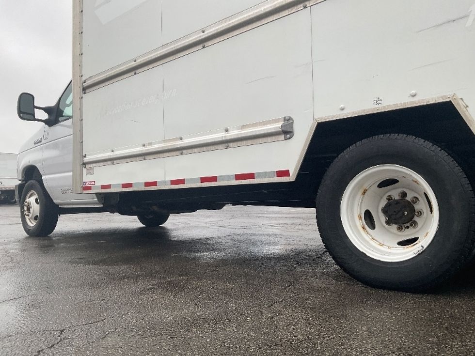 Light Duty Box Truck-Light and Medium Duty Trucks-Ford-2022-E350-Gahanna-OH-93,990\n\t\tmiles-$ 30,500 - Image 5