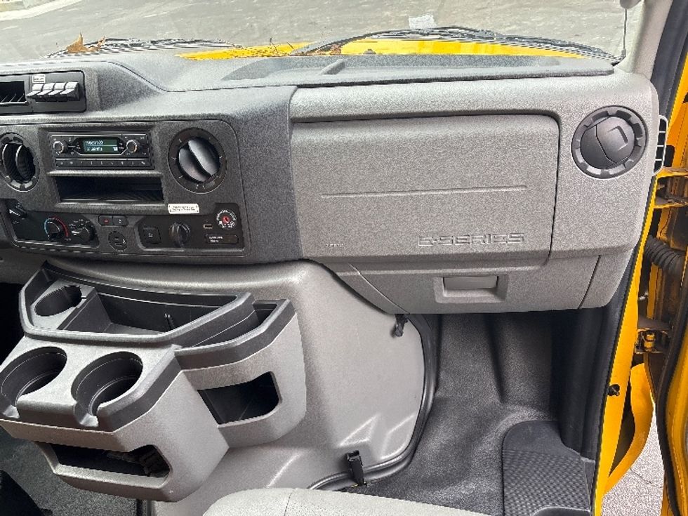 Light Duty Box Truck-Light and Medium Duty Trucks-Ford-2022-E350-Gainesville-GA-102,000\n\t\tmiles-$ 29,000 - Image 21