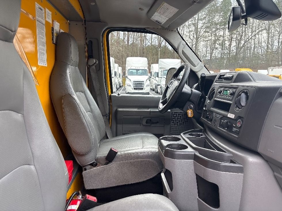 Light Duty Box Truck-Light and Medium Duty Trucks-Ford-2022-E350-Gainesville-GA-102,000\n\t\tmiles-$ 29,000 - Image 22