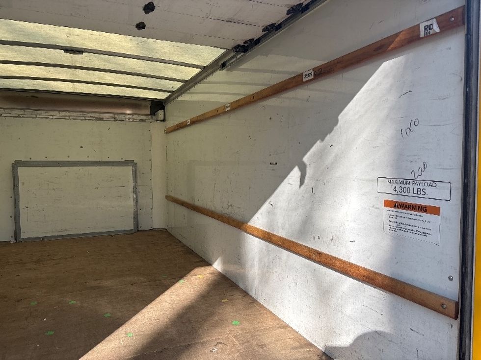 Light Duty Box Truck-Light and Medium Duty Trucks-Ford-2022-E350-Gainesville-GA-95,148\n\t\tmiles-$ 30,000 - Image 11