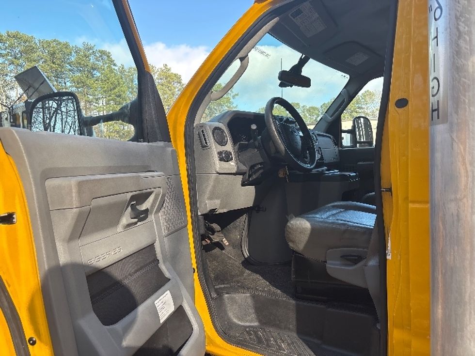 Light Duty Box Truck-Light and Medium Duty Trucks-Ford-2022-E350-Gainesville-GA-95,148\n\t\tmiles-$ 30,000 - Image 15