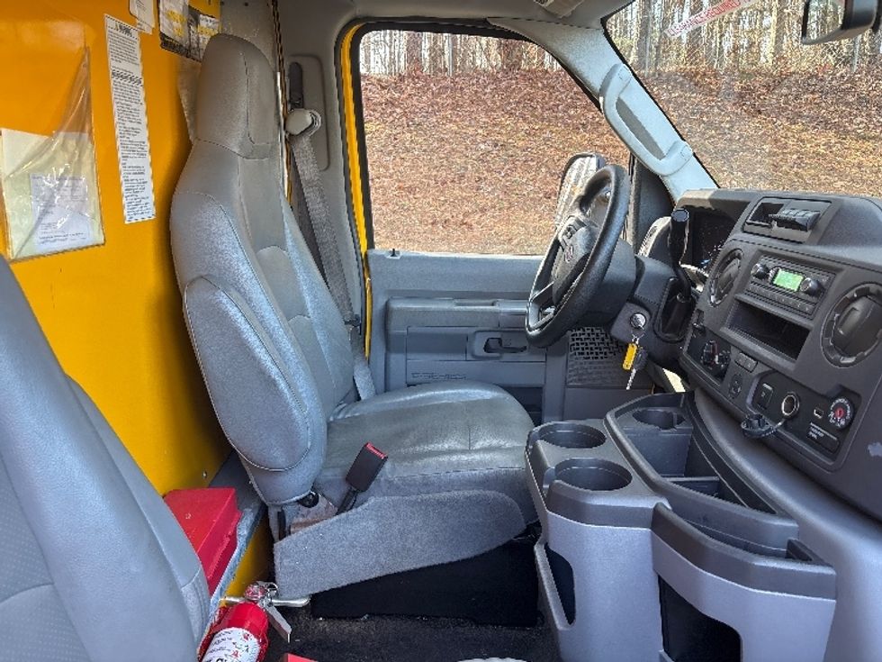 Light Duty Box Truck-Light and Medium Duty Trucks-Ford-2022-E350-Gainesville-GA-95,148\n\t\tmiles-$ 30,000 - Image 21