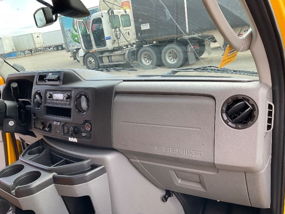 Light Duty Box Truck-Light and Medium Duty Trucks-Ford-2022-E350-Gainesville-GA-97,667\n\t\tmiles-$ 29,500 - Image 20