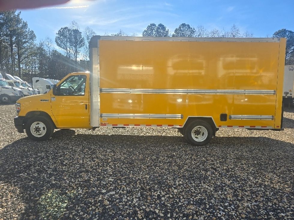 Light Duty Box Truck-Light and Medium Duty Trucks-Ford-2022-E350-Gainesville-GA-97,667\n\t\tmiles-$ 29,500 - Image 4