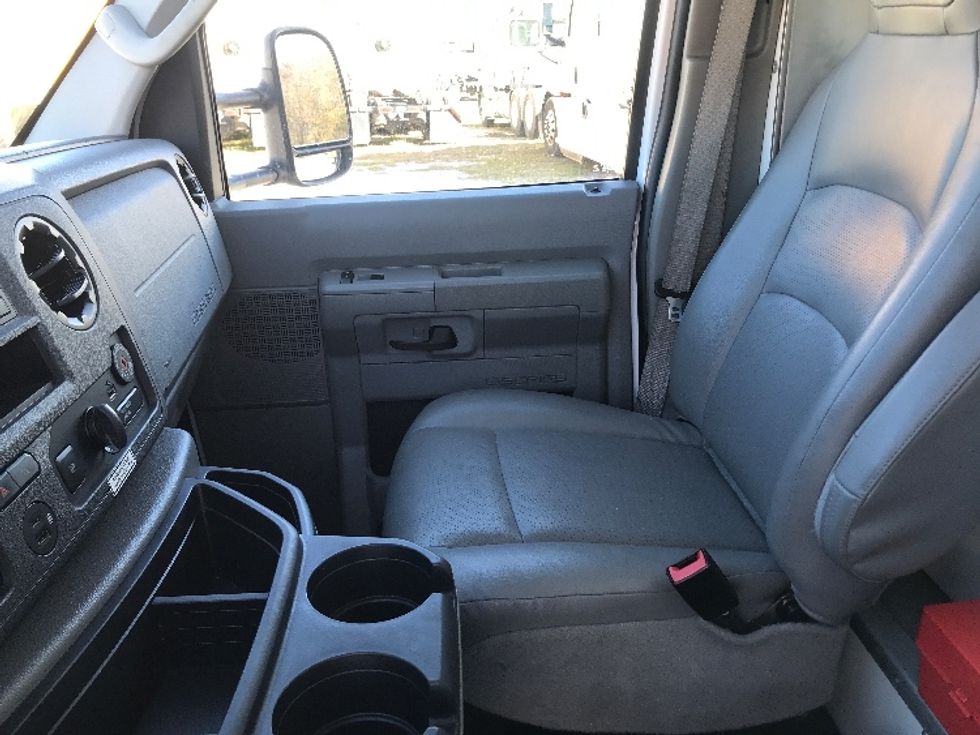 Light Duty Box Truck-Light and Medium Duty Trucks-Ford-2022-E350-Garden City-GA-65,385\n\t\tmiles-$ 43,250 - Image 19