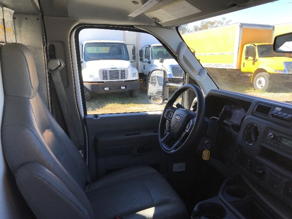 Light Duty Box Truck-Light and Medium Duty Trucks-Ford-2022-E350-Garden City-GA-65,385\n\t\tmiles-$ 43,250 - Image 22