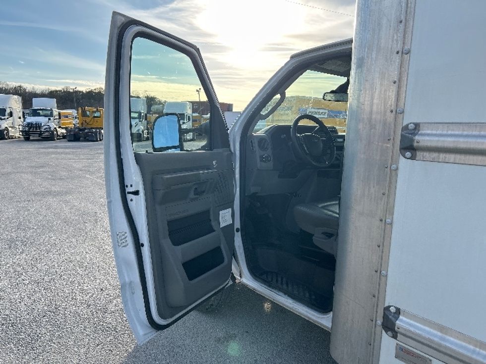 Light Duty Box Truck-Light and Medium Duty Trucks-Ford-2022-E350-Garden City-GA-87,174\n\t\tmiles-$ 34,500 - Image 16