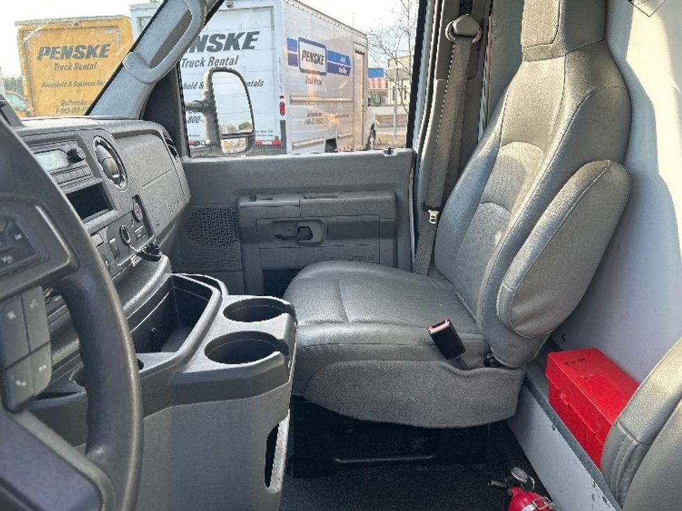 Light Duty Box Truck-Light and Medium Duty Trucks-Ford-2022-E350-Garden City-GA-87,174\n\t\tmiles-$ 34,500 - Image 19