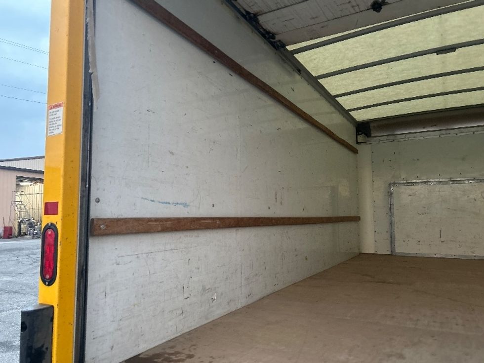 Light Duty Box Truck-Light and Medium Duty Trucks-Ford-2022-E350-Garden City-GA-89,952\n\t\tmiles-$ 31,000 - Image 10
