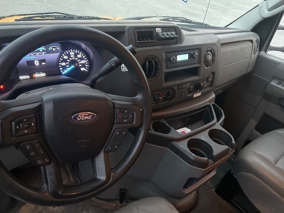 Light Duty Box Truck-Light and Medium Duty Trucks-Ford-2022-E350-Garden City-GA-89,952\n\t\tmiles-$ 31,000 - Image 16