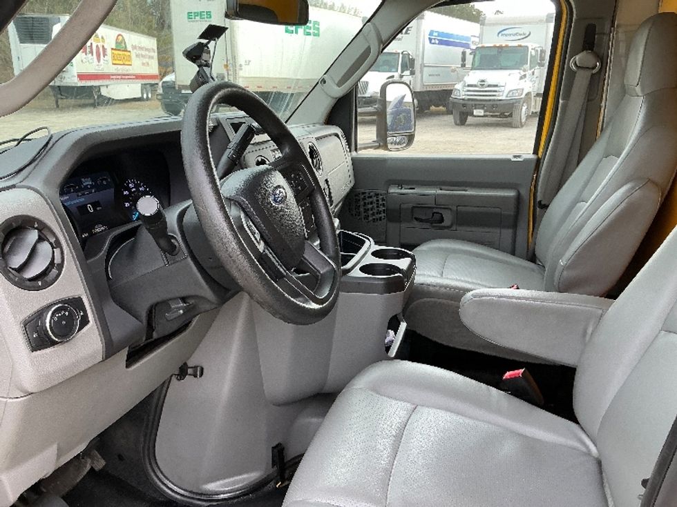 Light Duty Box Truck-Light and Medium Duty Trucks-Ford-2022-E350-Garden City-GA-99,201\n\t\tmiles-$ 29,750 - Image 17