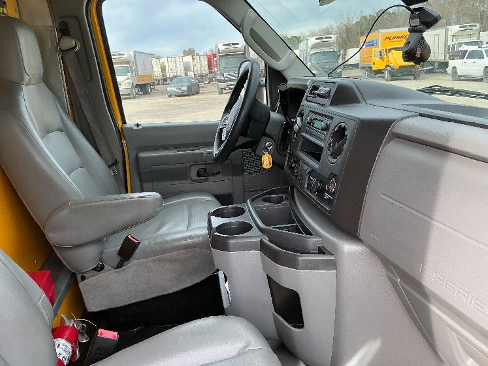 Light Duty Box Truck-Light and Medium Duty Trucks-Ford-2022-E350-Garden City-GA-99,201\n\t\tmiles-$ 29,750 - Image 22
