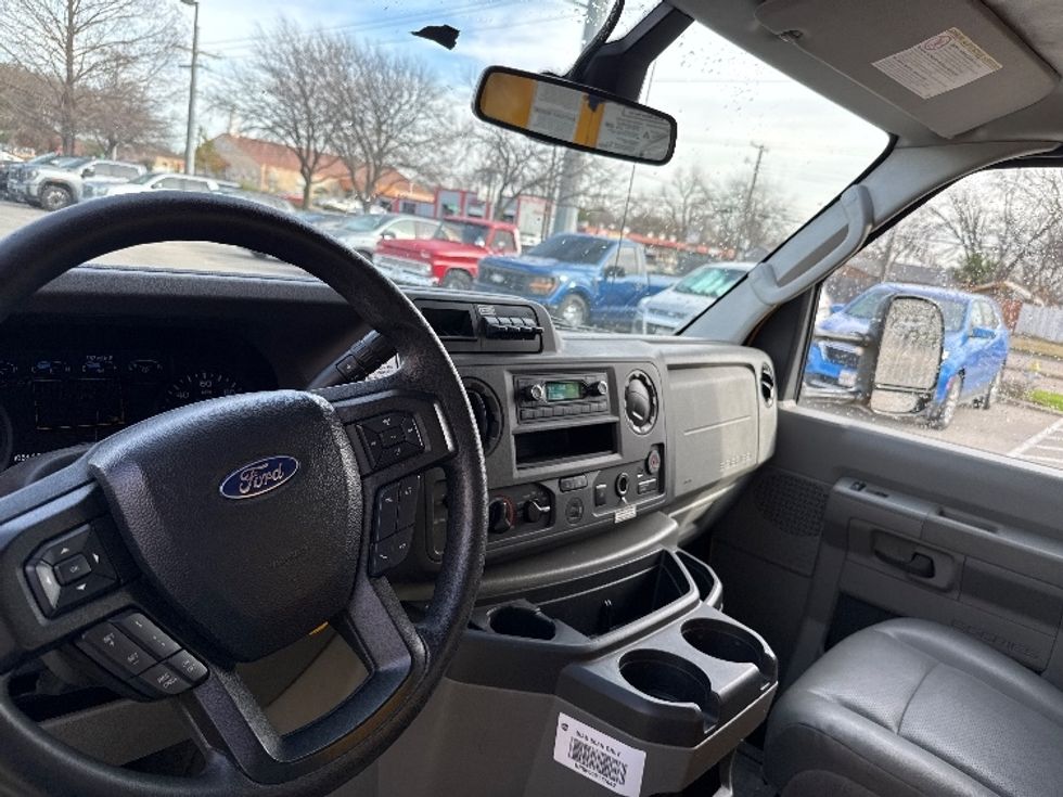 Light Duty Box Truck-Light and Medium Duty Trucks-Ford-2022-E350-Garland-TX-108,324\n\t\tmiles-$ 26,500 - Image 17