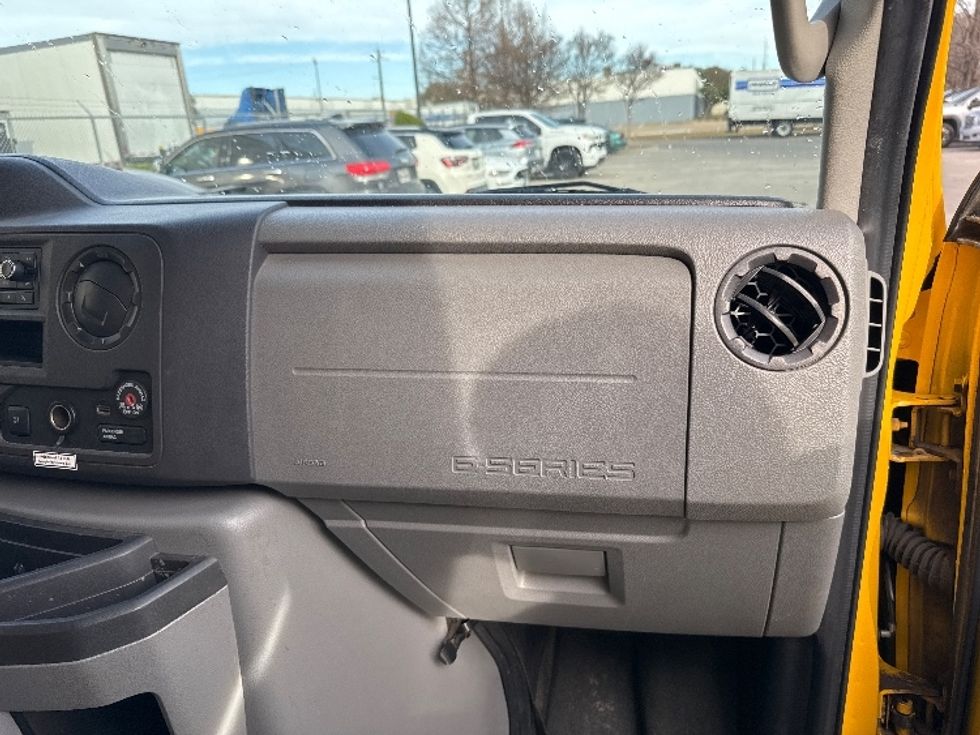 Light Duty Box Truck-Light and Medium Duty Trucks-Ford-2022-E350-Garland-TX-108,324\n\t\tmiles-$ 26,500 - Image 21
