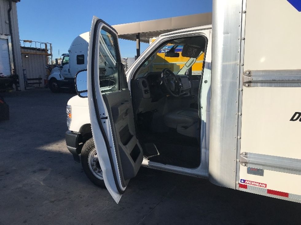 Light Duty Box Truck-Light and Medium Duty Trucks-Ford-2022-E350-Garland-TX-58,963\n\t\tmiles-$ 38,500 - Image 16