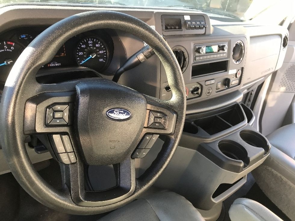 Light Duty Box Truck-Light and Medium Duty Trucks-Ford-2022-E350-Garland-TX-58,963\n\t\tmiles-$ 38,500 - Image 17