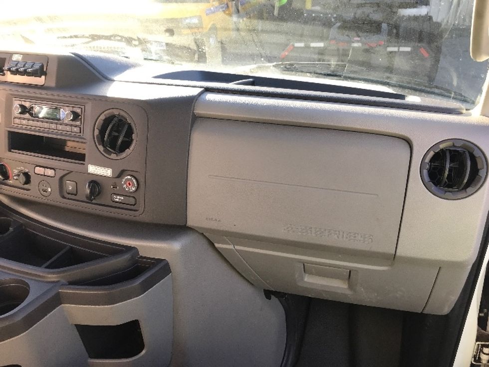 Light Duty Box Truck-Light and Medium Duty Trucks-Ford-2022-E350-Garland-TX-58,963\n\t\tmiles-$ 38,500 - Image 21