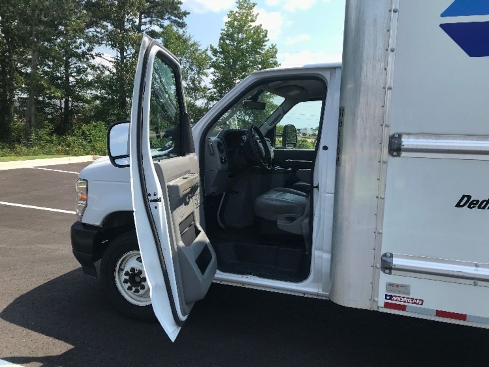 Light Duty Box Truck-Light and Medium Duty Trucks-Ford-2022-E350-Garland-TX-95,535\n\t\tmiles-$ 31,250 - Image 16