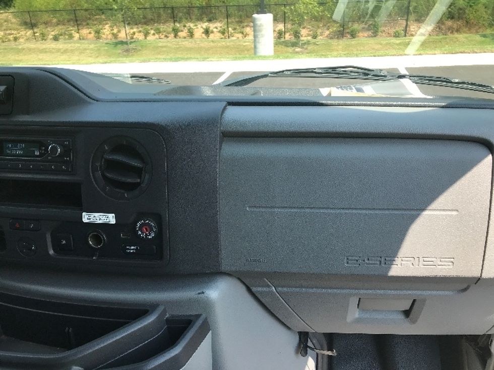 Light Duty Box Truck-Light and Medium Duty Trucks-Ford-2022-E350-Garland-TX-95,535\n\t\tmiles-$ 31,250 - Image 21