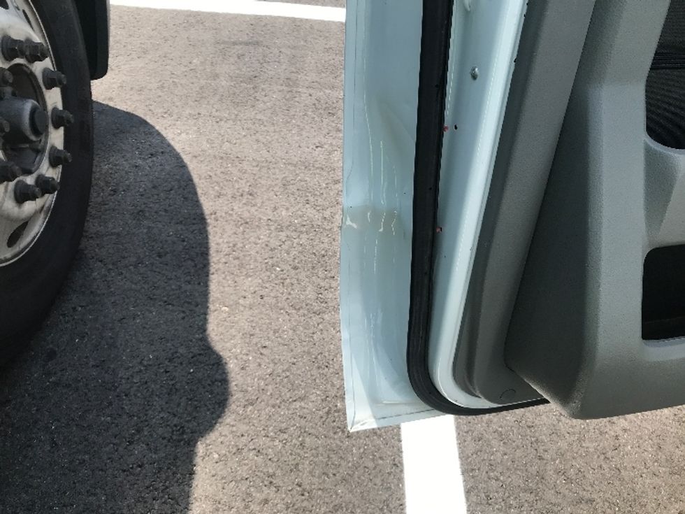 Light Duty Box Truck-Light and Medium Duty Trucks-Ford-2022-E350-Garland-TX-95,535\n\t\tmiles-$ 31,250 - Image 27