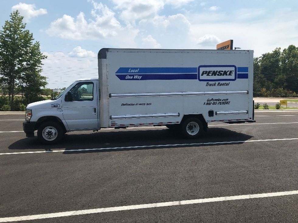 Light Duty Box Truck-Light and Medium Duty Trucks-Ford-2022-E350-Garland-TX-95,535\n\t\tmiles-$ 31,250 - Image 4