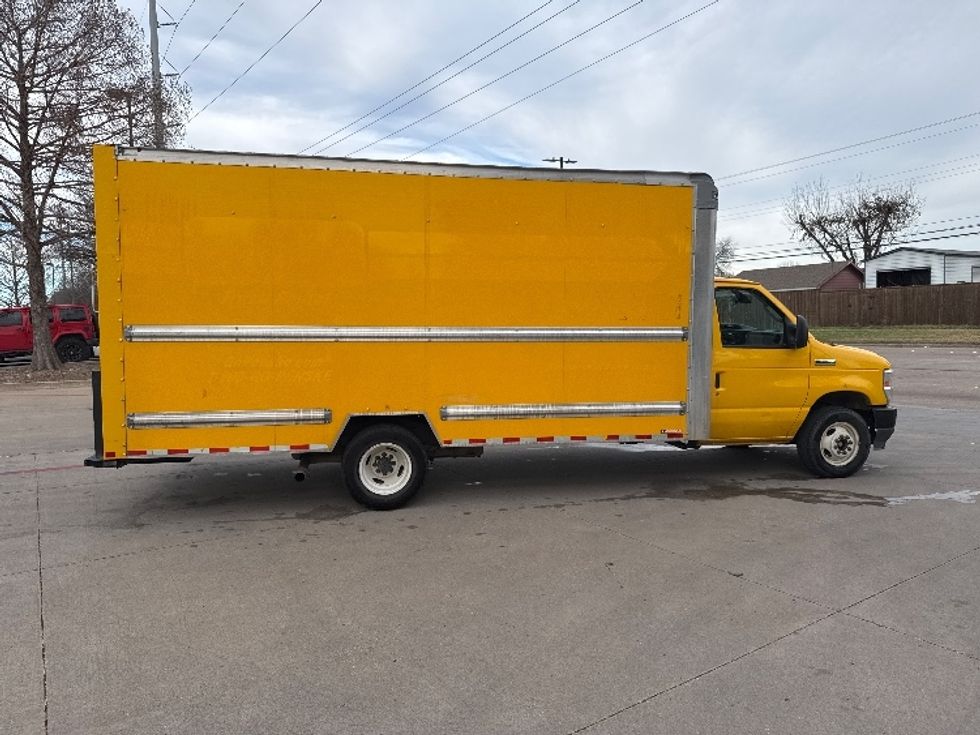 Light Duty Box Truck-Light and Medium Duty Trucks-Ford-2022-E350-Garland-TX-99,112\n\t\tmiles-$ 28,000 - Image 15