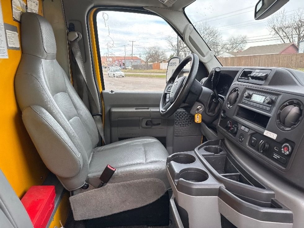 Light Duty Box Truck-Light and Medium Duty Trucks-Ford-2022-E350-Garland-TX-99,112\n\t\tmiles-$ 28,000 - Image 22