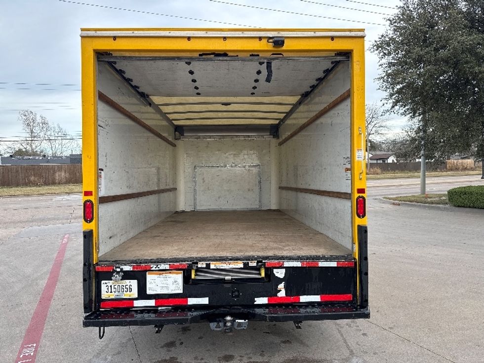 Light Duty Box Truck-Light and Medium Duty Trucks-Ford-2022-E350-Garland-TX-99,112\n\t\tmiles-$ 28,000 - Image 9