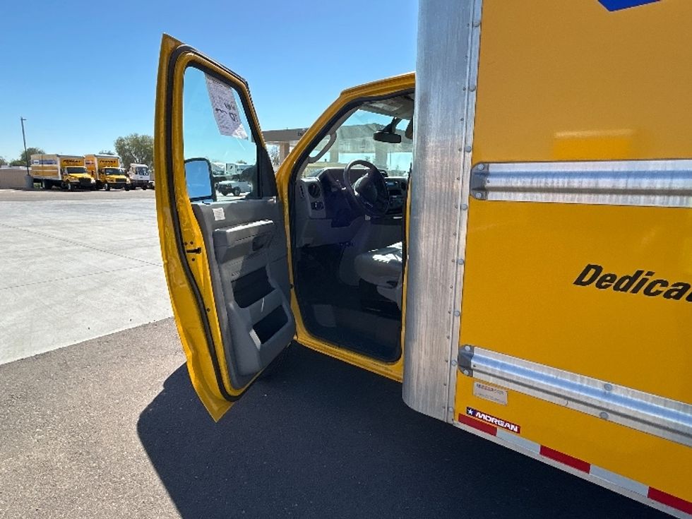 Light Duty Box Truck-Light and Medium Duty Trucks-Ford-2022-E350-Goodyear-AZ-89,166\n\t\tmiles-$ 30,750 - Image 16