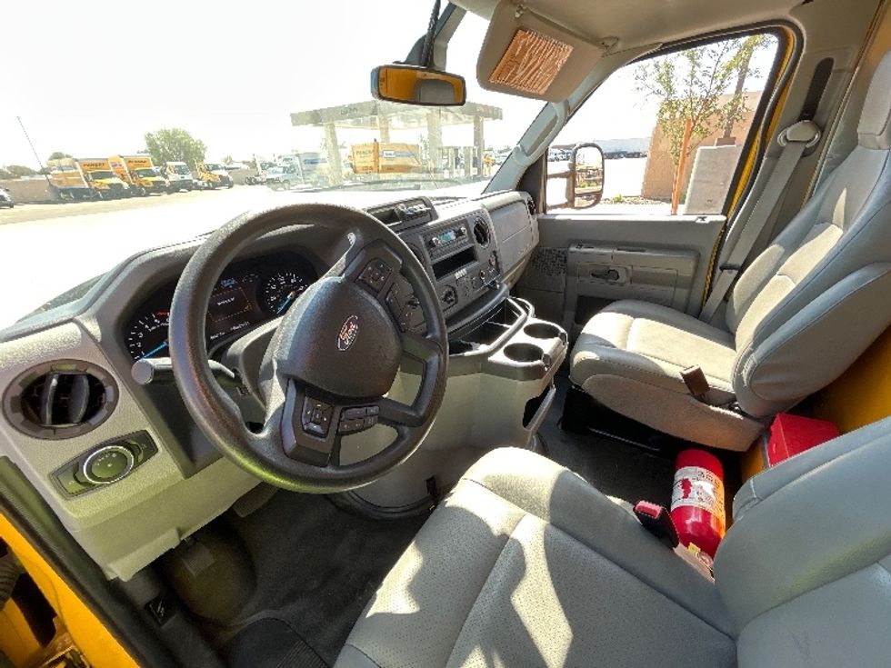 Light Duty Box Truck-Light and Medium Duty Trucks-Ford-2022-E350-Goodyear-AZ-89,166\n\t\tmiles-$ 30,750 - Image 17