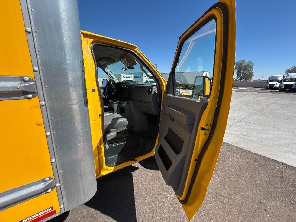 Light Duty Box Truck-Light and Medium Duty Trucks-Ford-2022-E350-Goodyear-AZ-89,166\n\t\tmiles-$ 30,750 - Image 20