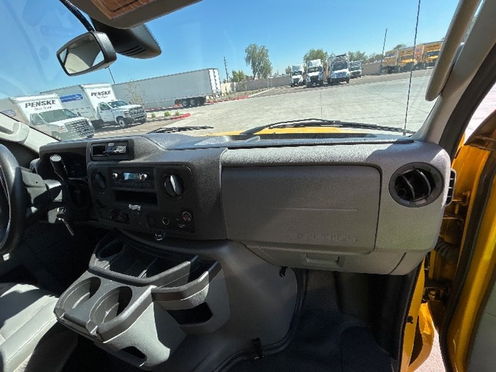 Light Duty Box Truck-Light and Medium Duty Trucks-Ford-2022-E350-Goodyear-AZ-89,166\n\t\tmiles-$ 30,750 - Image 21