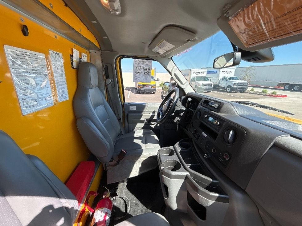 Light Duty Box Truck-Light and Medium Duty Trucks-Ford-2022-E350-Goodyear-AZ-89,166\n\t\tmiles-$ 30,750 - Image 22