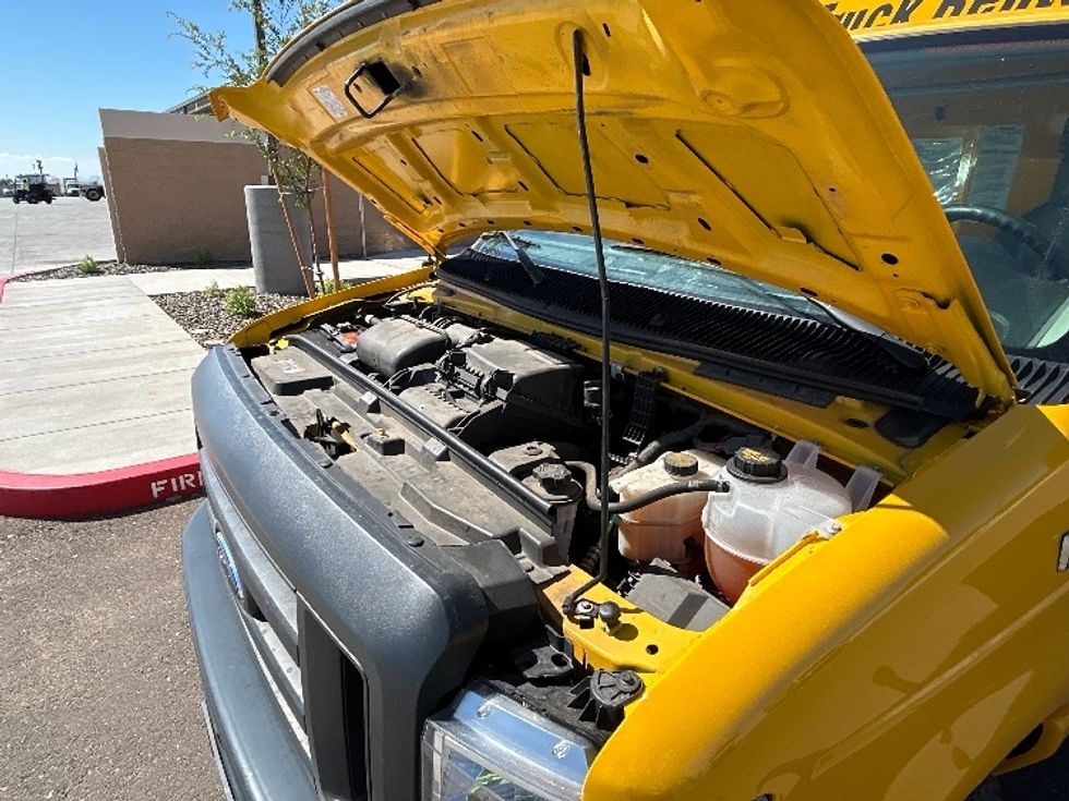 Light Duty Box Truck-Light and Medium Duty Trucks-Ford-2022-E350-Goodyear-AZ-89,166\n\t\tmiles-$ 30,750 - Image 24