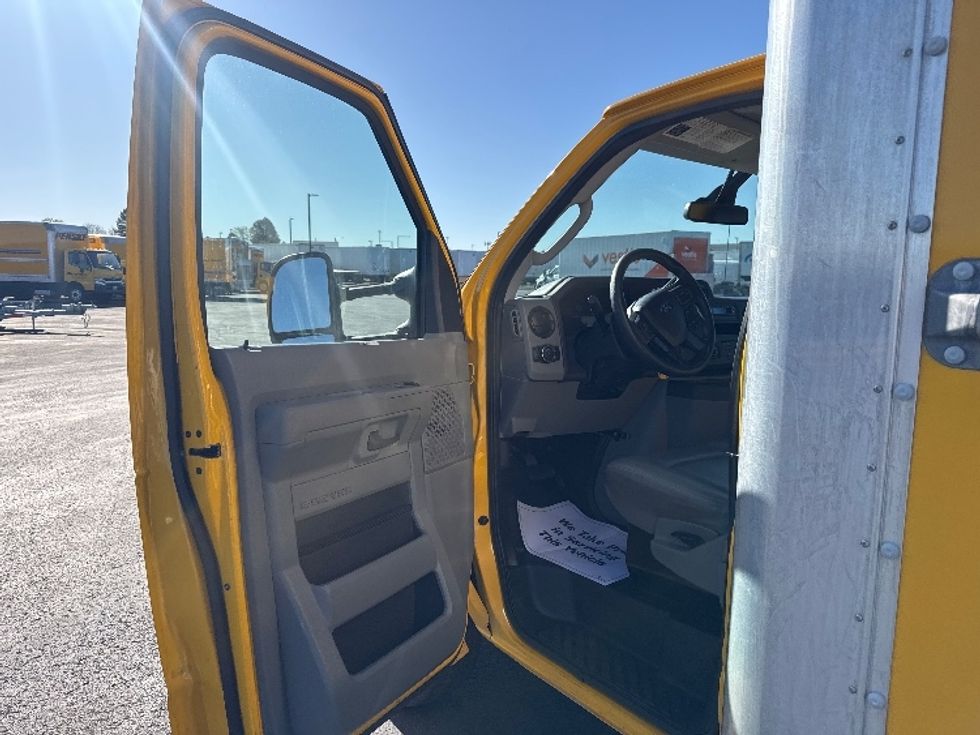 Light Duty Box Truck-Light and Medium Duty Trucks-Ford-2022-E350-Grand Junction-CO-114,067\n\t\tmiles-$ 22,500 - Image 16