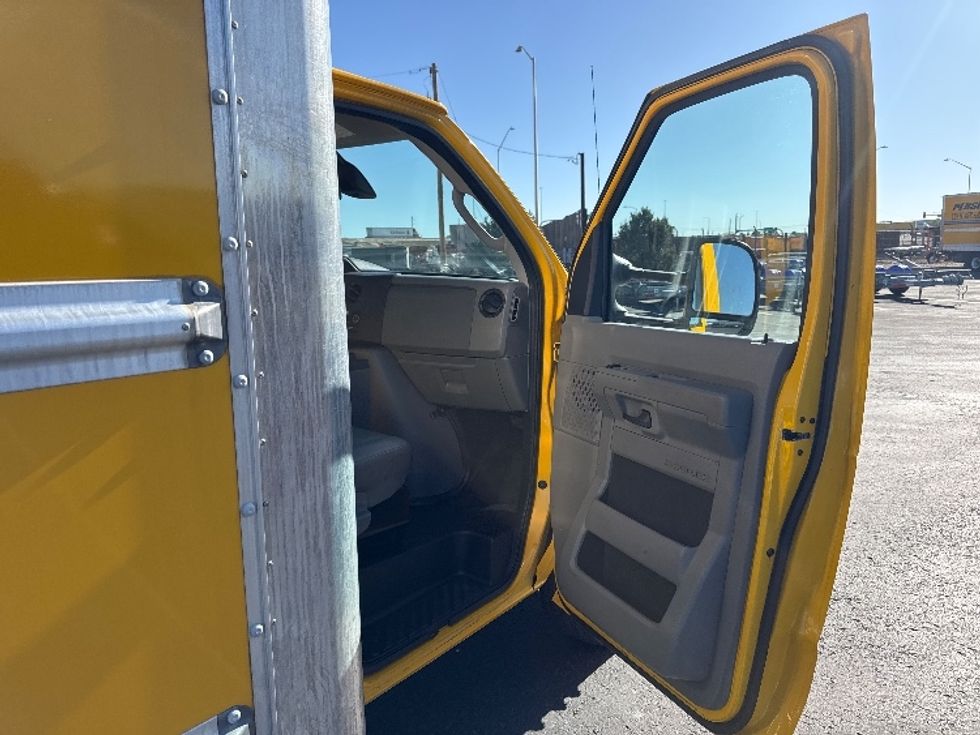 Light Duty Box Truck-Light and Medium Duty Trucks-Ford-2022-E350-Grand Junction-CO-114,067\n\t\tmiles-$ 22,500 - Image 20