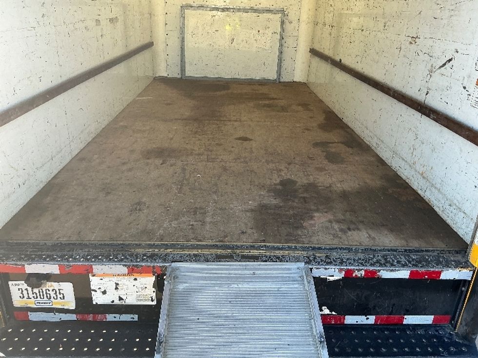 Light Duty Box Truck-Light and Medium Duty Trucks-Ford-2022-E350-Grand Prairie-TX-141,014\n\t\tmiles-$ 21,750 - Image 10