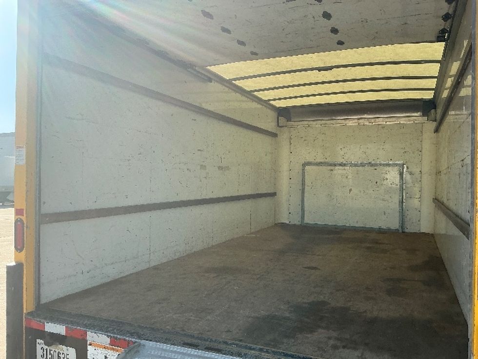 Light Duty Box Truck-Light and Medium Duty Trucks-Ford-2022-E350-Grand Prairie-TX-141,014\n\t\tmiles-$ 21,750 - Image 11