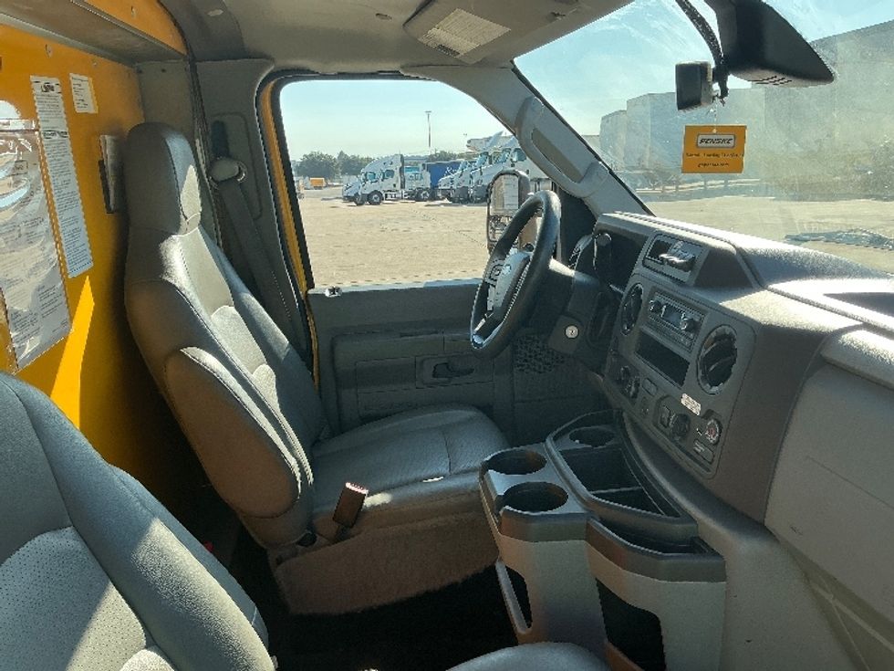 Light Duty Box Truck-Light and Medium Duty Trucks-Ford-2022-E350-Grand Prairie-TX-141,014\n\t\tmiles-$ 21,750 - Image 22