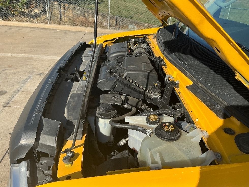 Light Duty Box Truck-Light and Medium Duty Trucks-Ford-2022-E350-Grand Prairie-TX-141,014\n\t\tmiles-$ 21,750 - Image 24