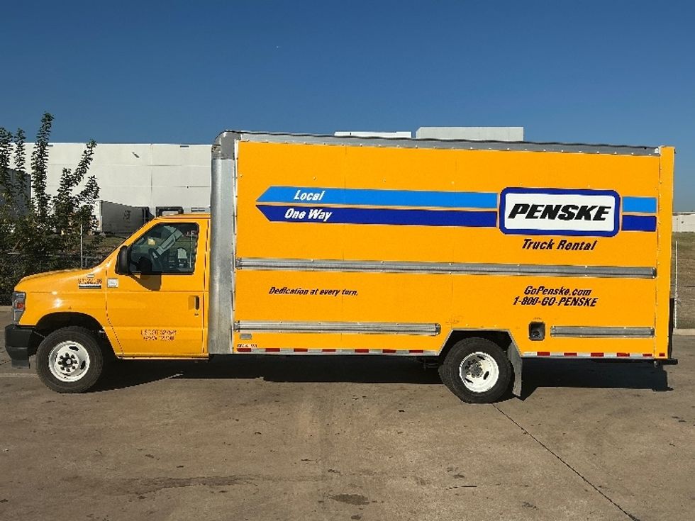 2022 Ford E-350 photo 4