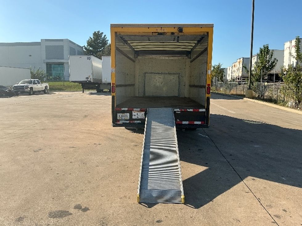 Light Duty Box Truck-Light and Medium Duty Trucks-Ford-2022-E350-Grand Prairie-TX-141,014\n\t\tmiles-$ 21,750 - Image 9