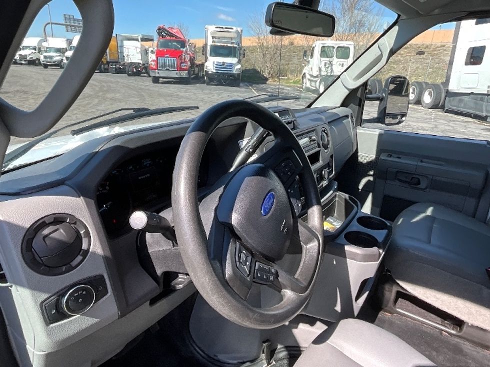 Light Duty Box Truck-Light and Medium Duty Trucks-Ford-2022-E350-Greeley-CO-100,343\n\t\tmiles-$ 32,250 - Image 17