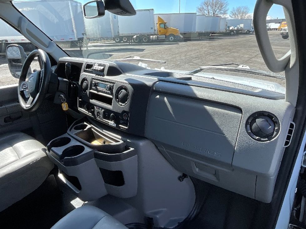 Light Duty Box Truck-Light and Medium Duty Trucks-Ford-2022-E350-Greeley-CO-100,343\n\t\tmiles-$ 32,250 - Image 21