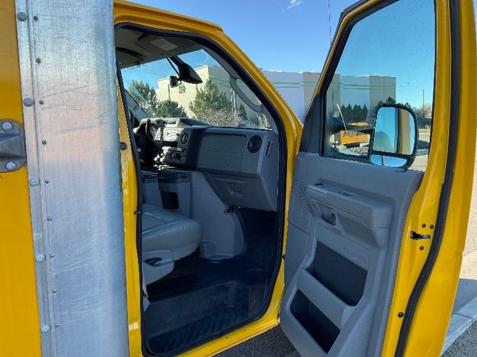 Light Duty Box Truck-Light and Medium Duty Trucks-Ford-2022-E350-Greeley-CO-86,230\n\t\tmiles-$ 31,000 - Image 19