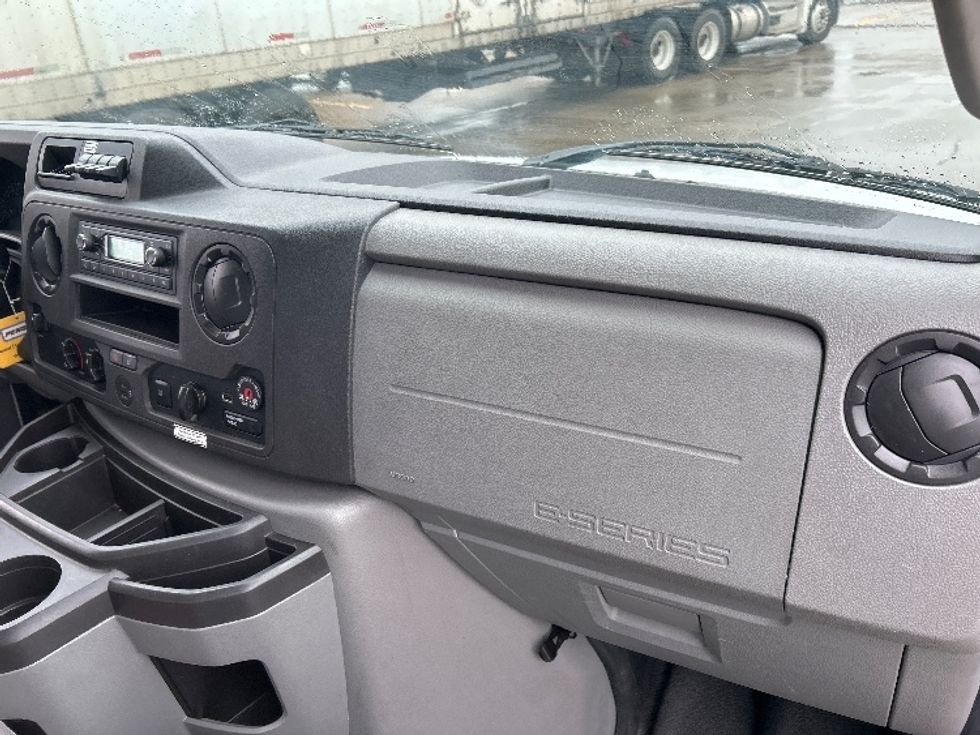 Light Duty Box Truck-Light and Medium Duty Trucks-Ford-2022-E350-Greeley-CO-87,682\n\t\tmiles-$ 34,000 - Image 21
