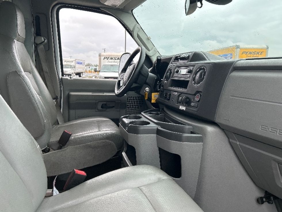 Light Duty Box Truck-Light and Medium Duty Trucks-Ford-2022-E350-Greeley-CO-87,682\n\t\tmiles-$ 34,000 - Image 22